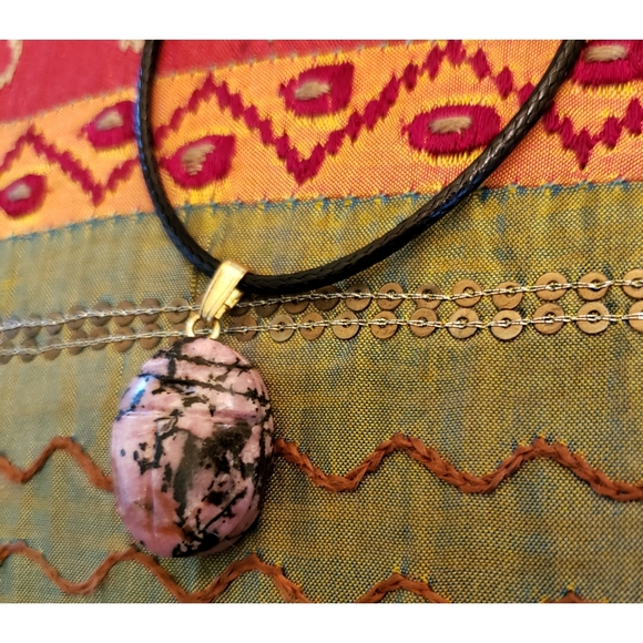 Scarab Amulet Pendant Necklace Rhodonite NWT - Picture 3 of 10